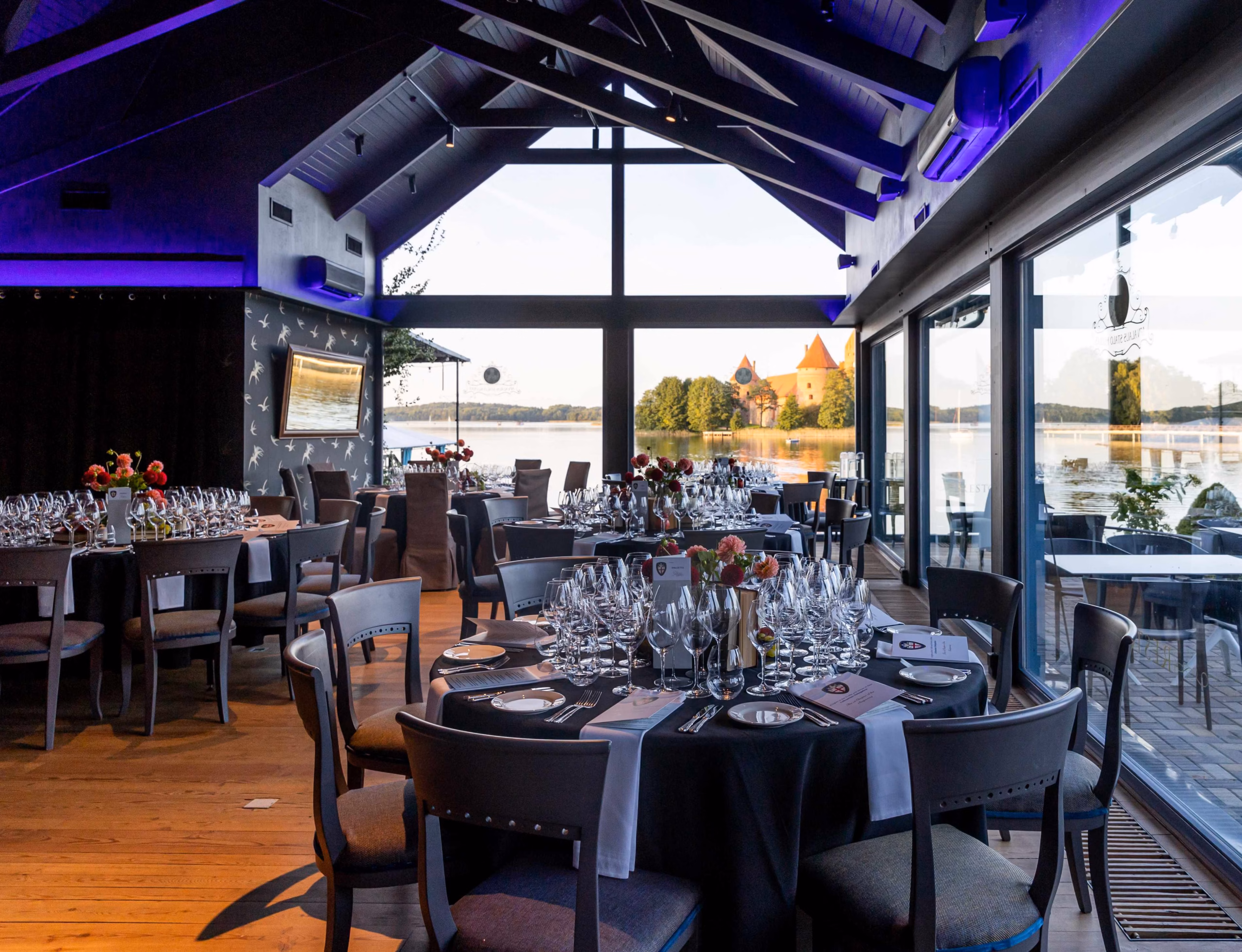 British-inspired restaurant initiative in Trakai: a visit will cost half as much - Delfi business approach x Career