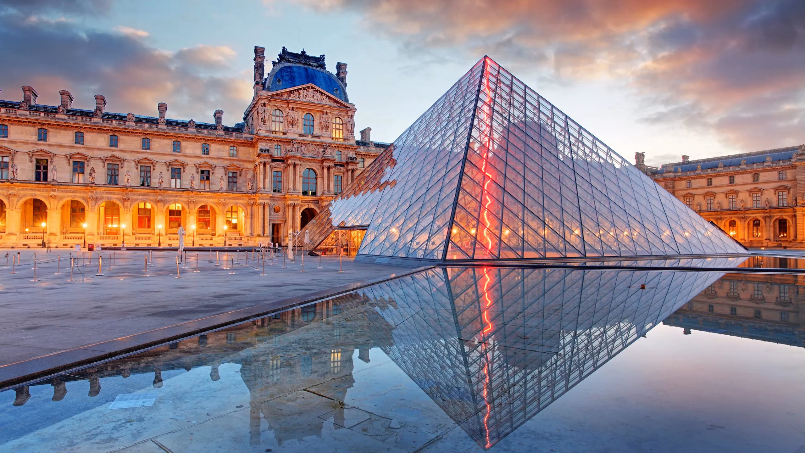 Secrets of the Louvre Museum in Paris